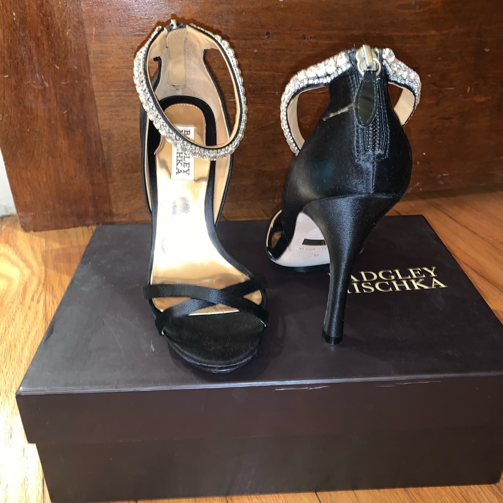 BRAND NEW BADGLEY MISCHKA BLACK HEELS